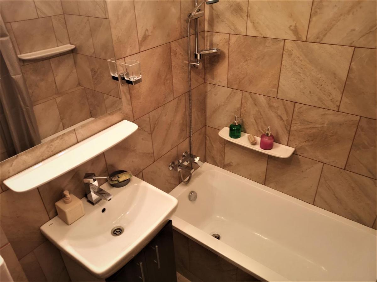 Apartament Anca Bukarest Exteriör bild