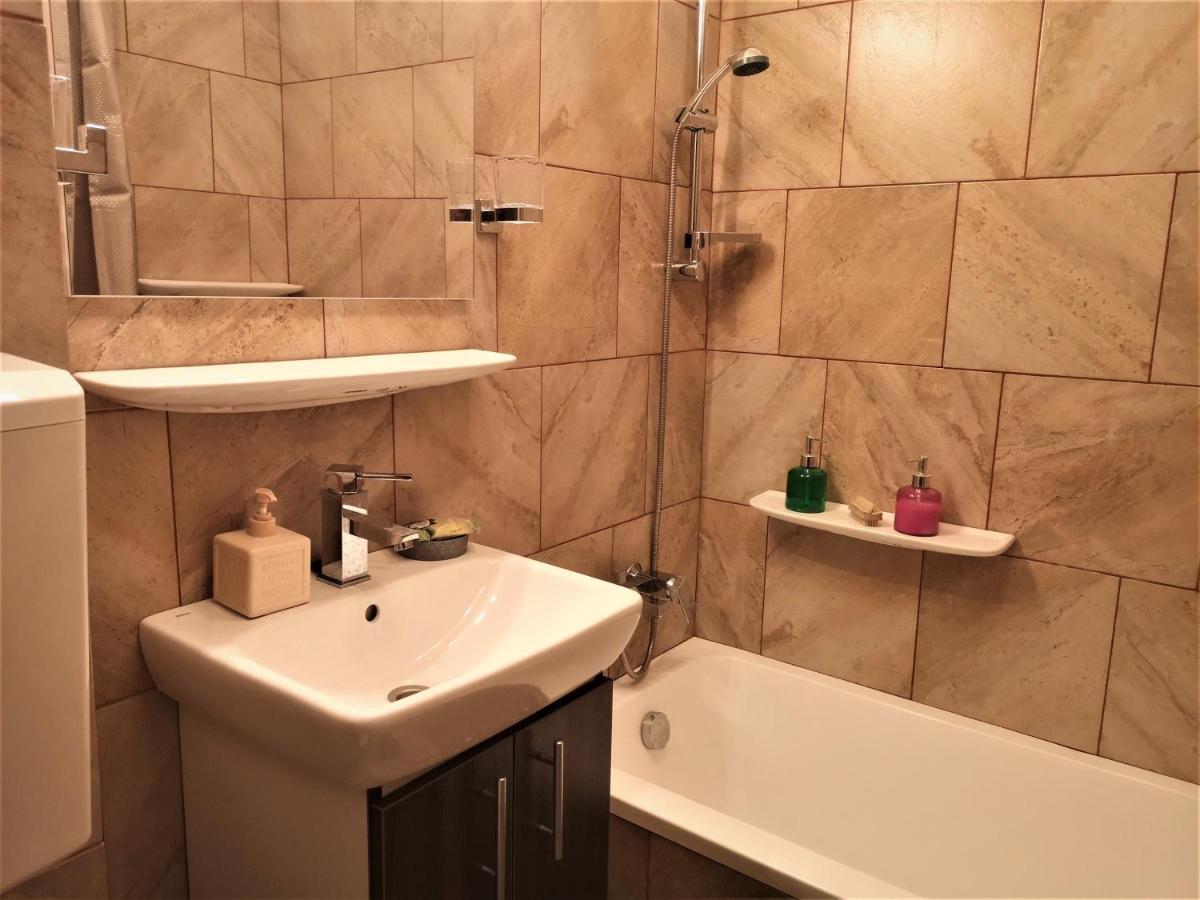 Apartament Anca Bukarest Exteriör bild