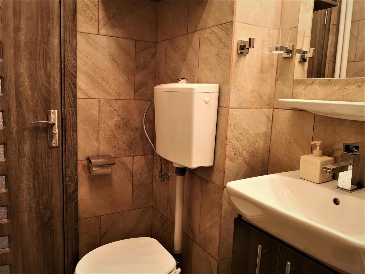 Apartament Anca Bukarest Exteriör bild