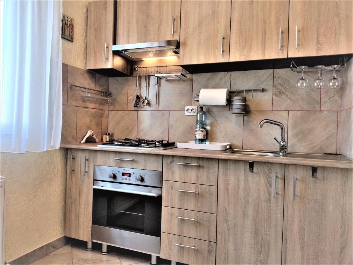 Apartament Anca Bukarest Exteriör bild