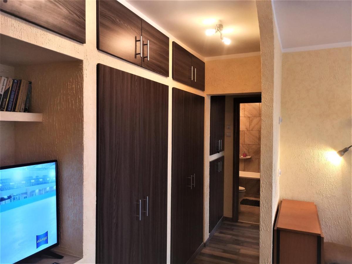 Apartament Anca Bukarest Exteriör bild