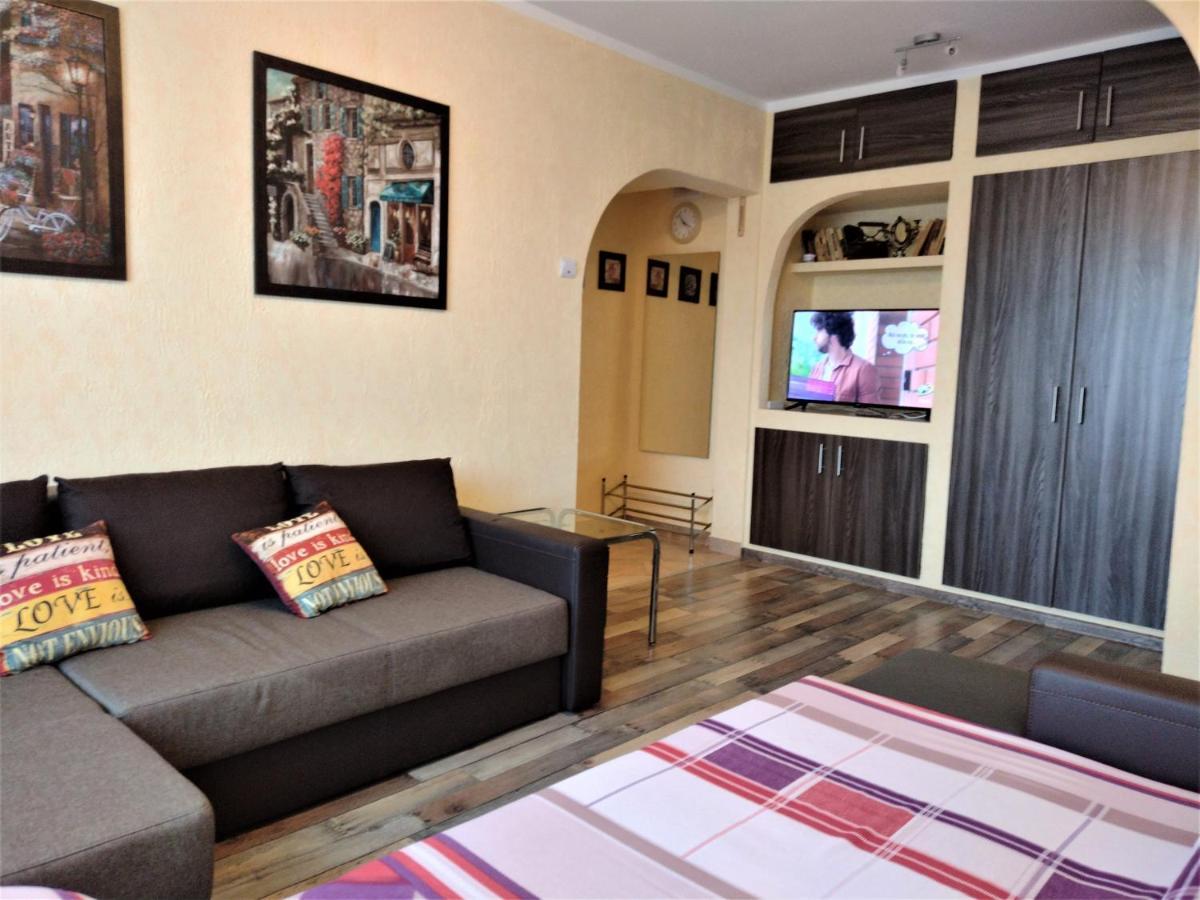 Apartament Anca Bukarest Exteriör bild